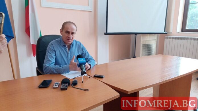 Кюстендилци питат кмета за опасни дървета, работни места и инвестиции