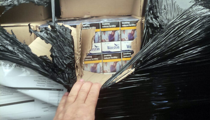 Откриха контрабандни цигари, натъпкани в камион с мебели на МП Капитан Андреево