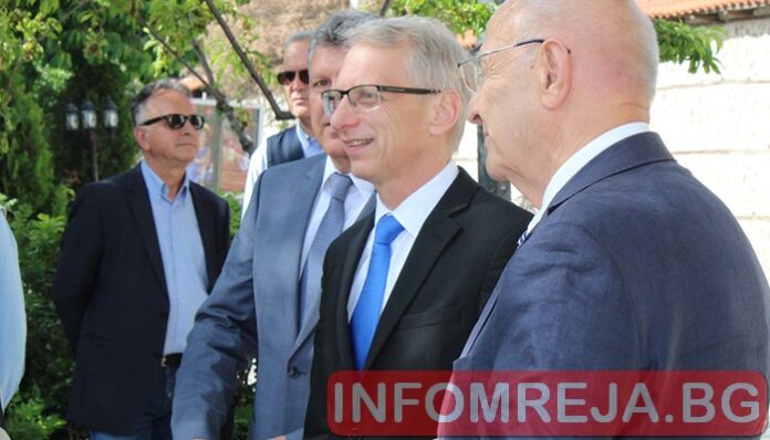 Денков: Има размразяване на преговорите