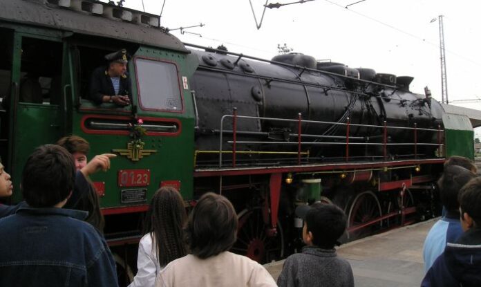 Специален влак с парен локомотив ще пътува до Перник на 1 юни