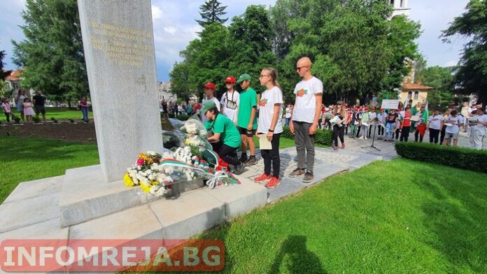 В Гоце Делчев тържествено посрещнаха участниците в похода " По пътя на Ботевата чета"