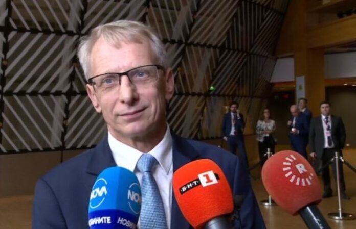 Николай Денков: Правя всичко възможно, за да се стигне до ротацията с Мария Габриел