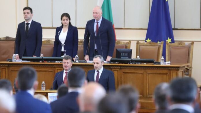 Още двама депутати положиха клетва