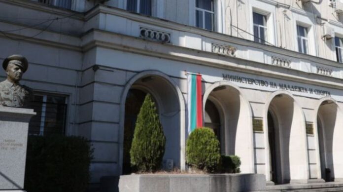 Погасиха дълга на щангистите към ММС с лични средства