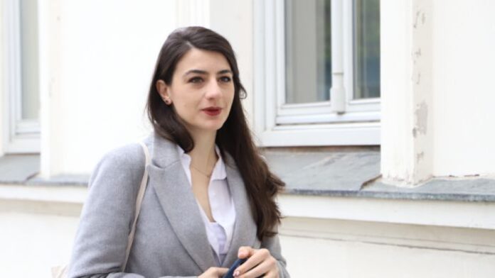 Лена Бориславова: Голям зор на прокуратурата да изкара всички маскари