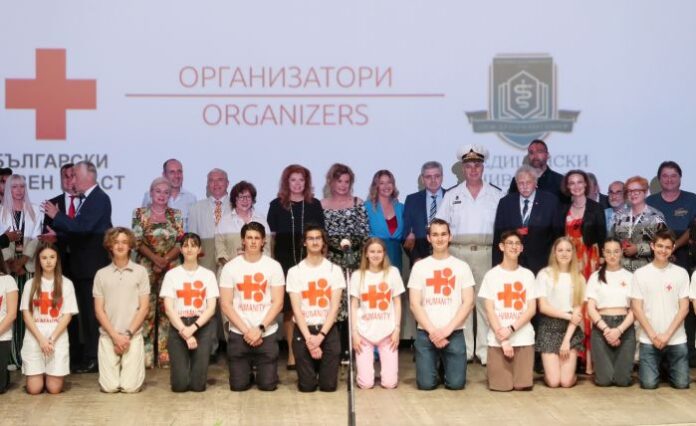 Вицепрезидентът: Възкресението на човещината е по-силно от всяка криза