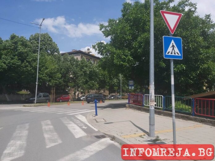 Лек автомобил блъсна жена на пешеходна пътека в Благоевград