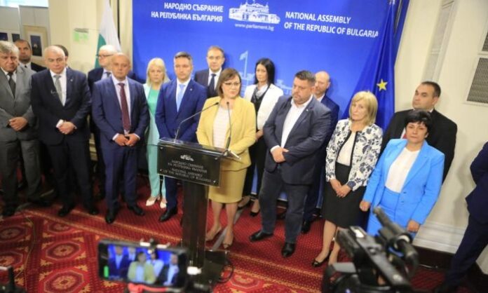 Нинова: ПП-ДБ ни поканиха на разговори за конституционно мнозинство. Няма да участваме