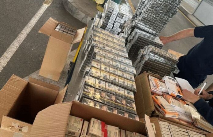 Откриха контрабандни цигари и лекарства в турски камион на Капитан Андреево