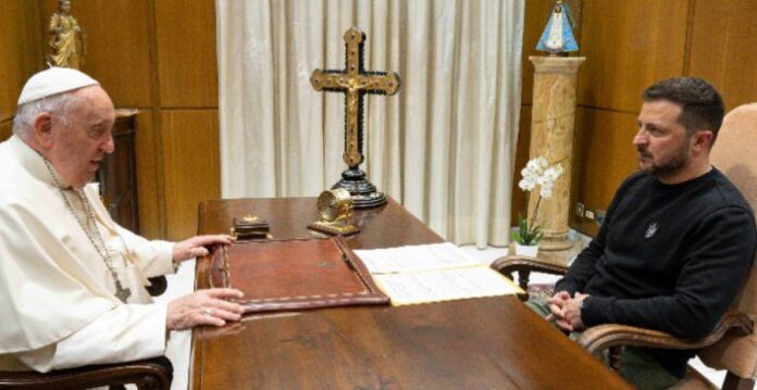 Папският пратеник кардинал Матео Дзупи е на посещение в Киев