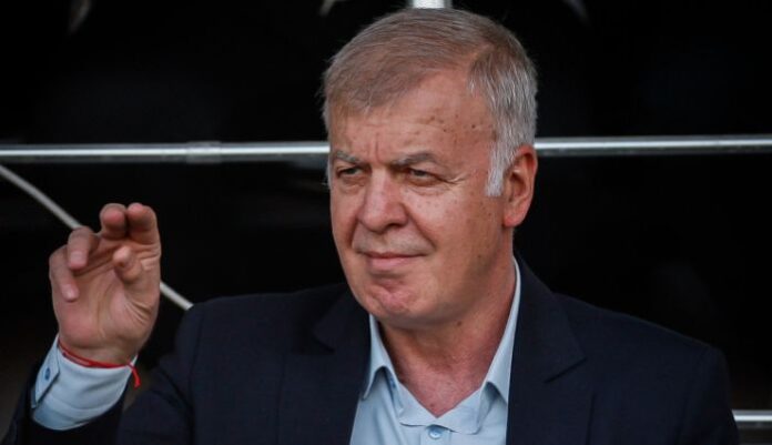 Сираков изпраща свой човек в чужбина, който да преговаря за нов собственик на "Левски"