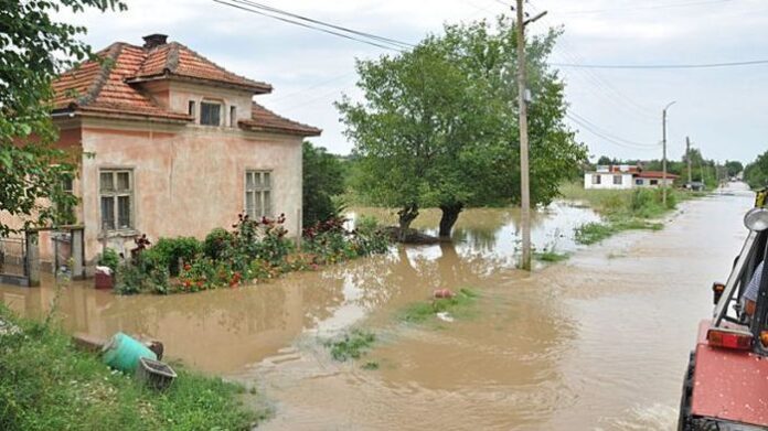 Критична остава ситуацията в района на Берковица