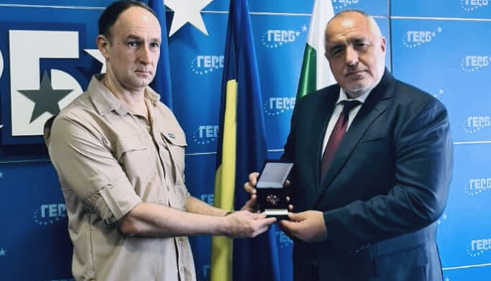 Украйна накичи Борисов с почетен знак