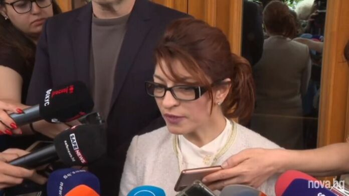 Атанасова: Кабинетът си назначава някакви хора, съгласие не се постига