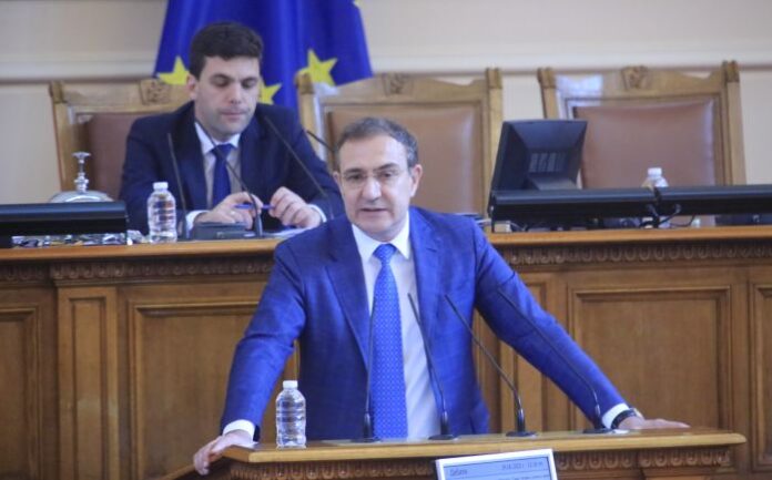 БСП към Тагарев: Вие не сте министър на отбраната, Вие сте министър на войната