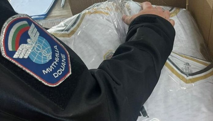Над 150 000 „маркови“ стоки откриха на МП Капитан Андреево
