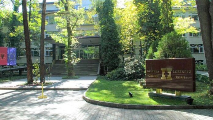Щабквартира със собствен асансьор „кацнала“ в болница „Лозенец“
