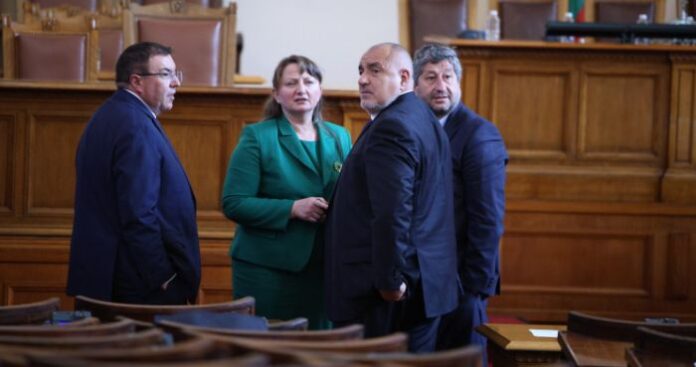 Борисов, Пеевски и Иванов сложиха подпис под декларация за Украйна в НАТО