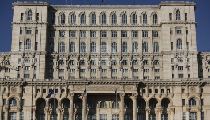Новото румънско правителство очаква днес вот на доверие в парламента