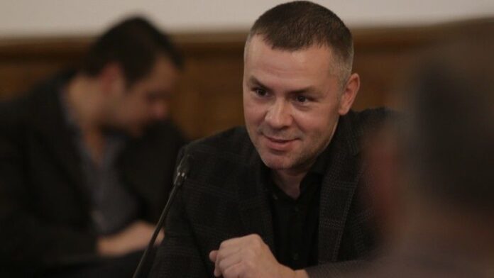 Ицо Хазарта: ПП прие Мария Габриел в кабинета, защото Борисов не може да я командва