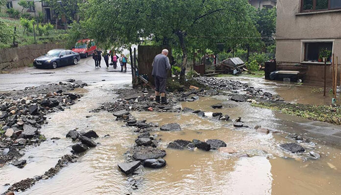 Държавата помага след бедствието в Монтанско и Берковица