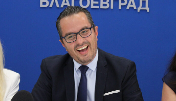 Цончо Ганев за плюването по депутати: Те са доказани шпиони