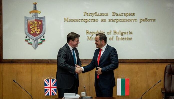 Министър Стоянов проведе работна среща с посланика на Обединеното кралство в София