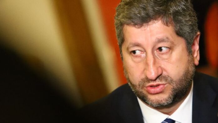 Христо Иванов след срещата с ДПС: Ако съдебната реформа е правилната, няма значение с чии гласове