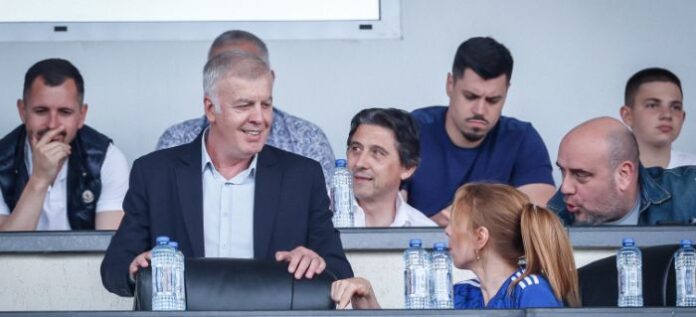Наско Сираков преговаря за акциите на "Левски" с богат турчин