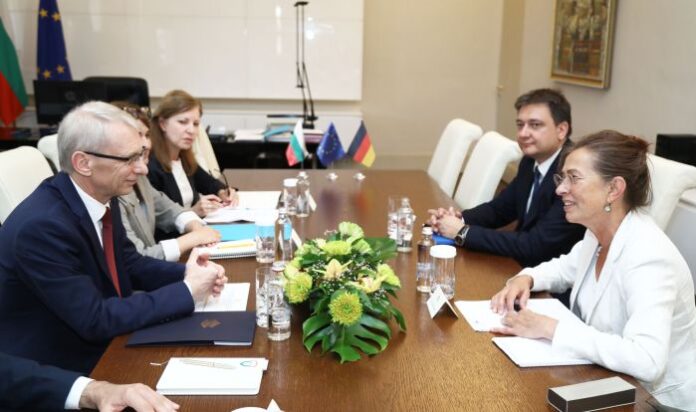 България кани повече германски инвеститори да участват в образователни програми тук