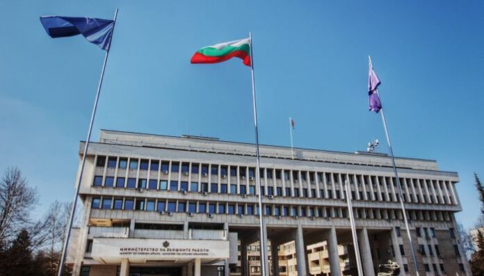 МВнР остро осъжда инцидента в Скопие, при който бе намушкан българин