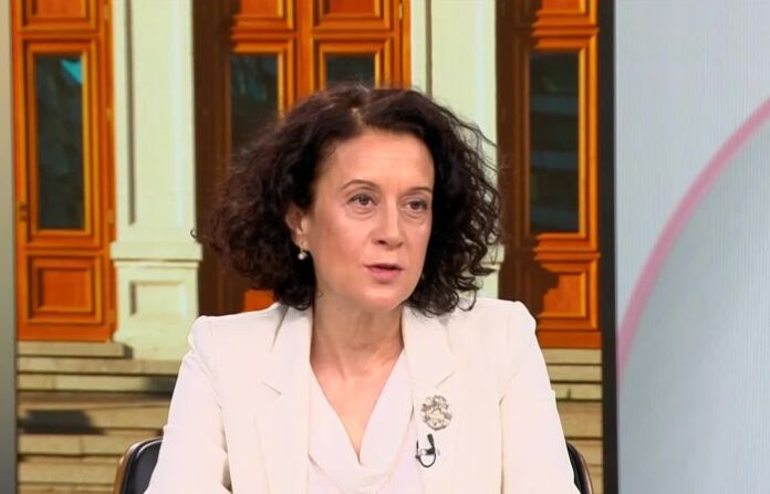 Цонева: От началото на войната в Украйна Радев има проруска позиция