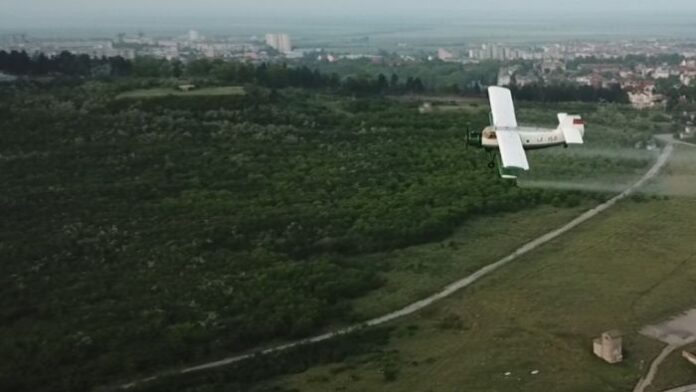 Селскостопански самолет падна край Раднево, пилотът загина