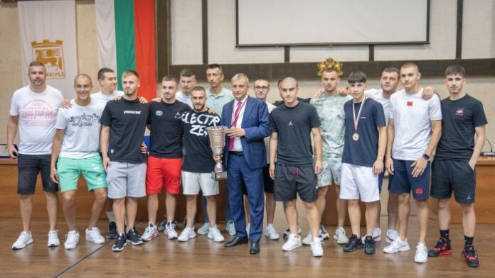 Кметът Илко Стоянов награди заслужили спортисти на Благоевград