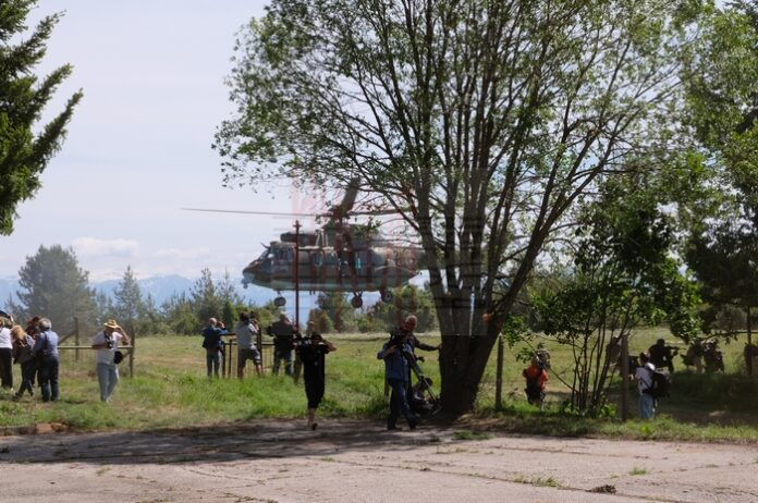 Не се плашете! Прелитат военни хеликоптери заради тренировъчни полети