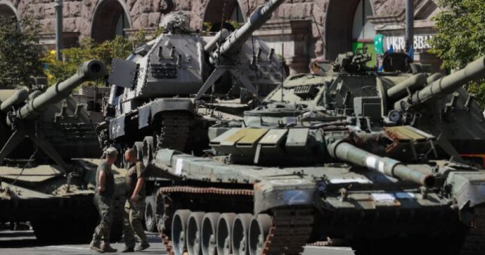 Киев съобщи за убити при руски обстрел, Москва - за украински атаки с дронове