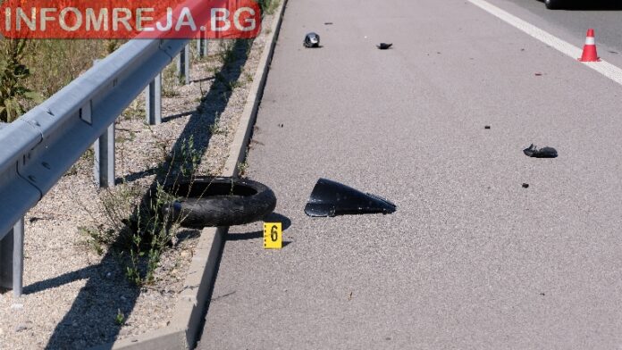 Моторист е в тежко състояние след сблъсък с кола