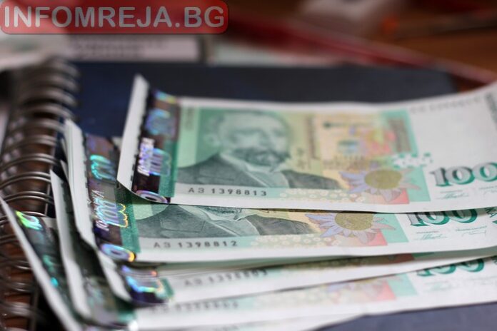 Кабинетът предлага 933 лв. минимална заплата от догодина