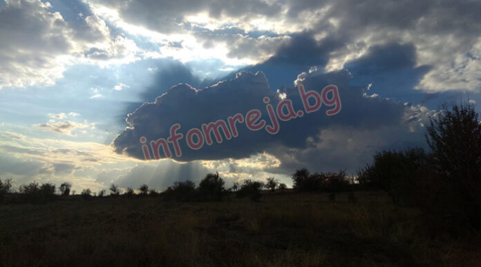 Септември идва с облаци и дъжд, във вторник - риск от градушки