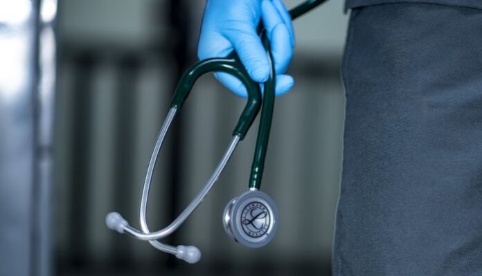 Гръцката полиция разби организация за незаконно донорство на яйцеклетки и осиновяване