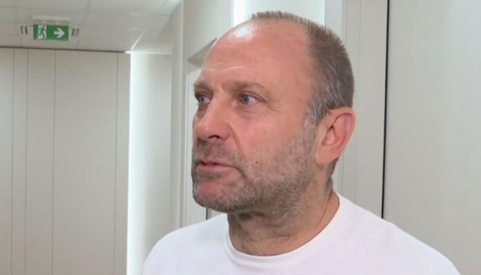Тити Папазов с признание - обръснал главата на приятелката си от ревност