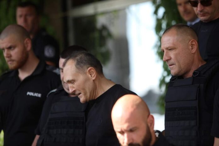 Приключи разпитът на Божков