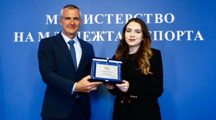 Министър Илиев към Нургюл Салимова: Ти си вдъхновение, нека всяка титла, към която се устремиш, бъде твоя
