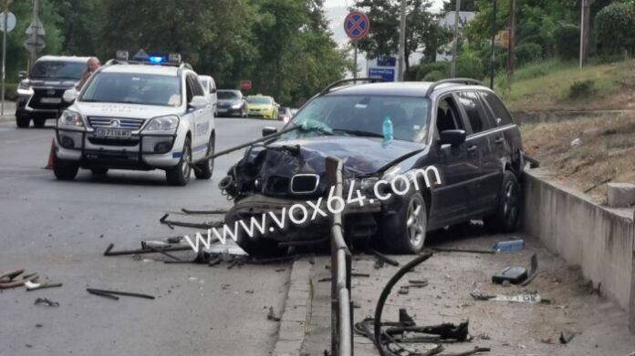 БМВ самокатастрофира в Сандански