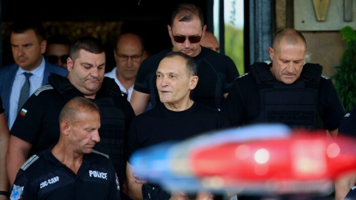 Прокуратурата разбрала едва вчера, че Божков е екстрадиран