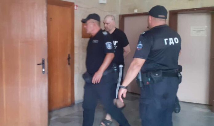 Оставиха в ареста кюстендилеца, нарязал с нож момче в центъра на града