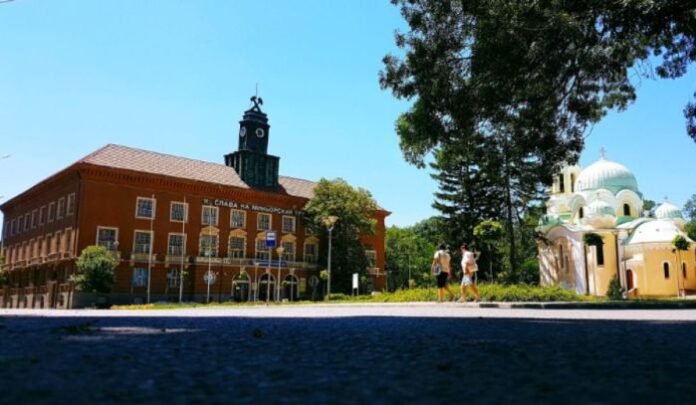 Перник отбелязва Международния ден на младежта