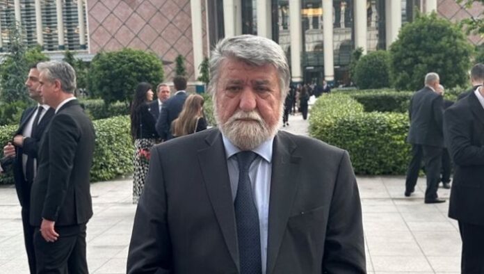 Вежди Рашидов подаде исканите оставки