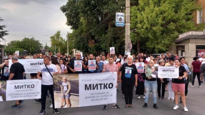 Протестите в Цалапица продължават всеки ден