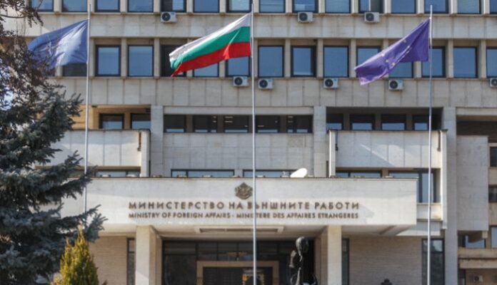 МВнР успешно евакуира четирима български граждани от Нигер